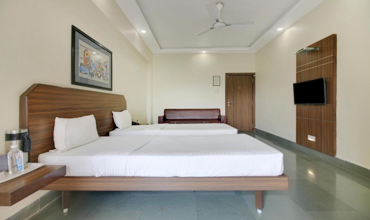 Hotel Hospice Surat Zewnętrze zdjęcie